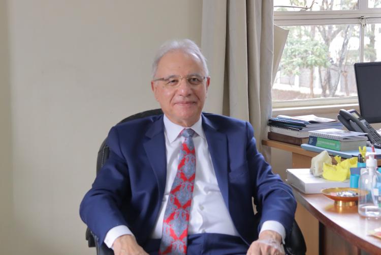 Prof. Amid Ismail